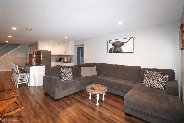 1153 E Pleasant Home Road, Creston, OH 44691