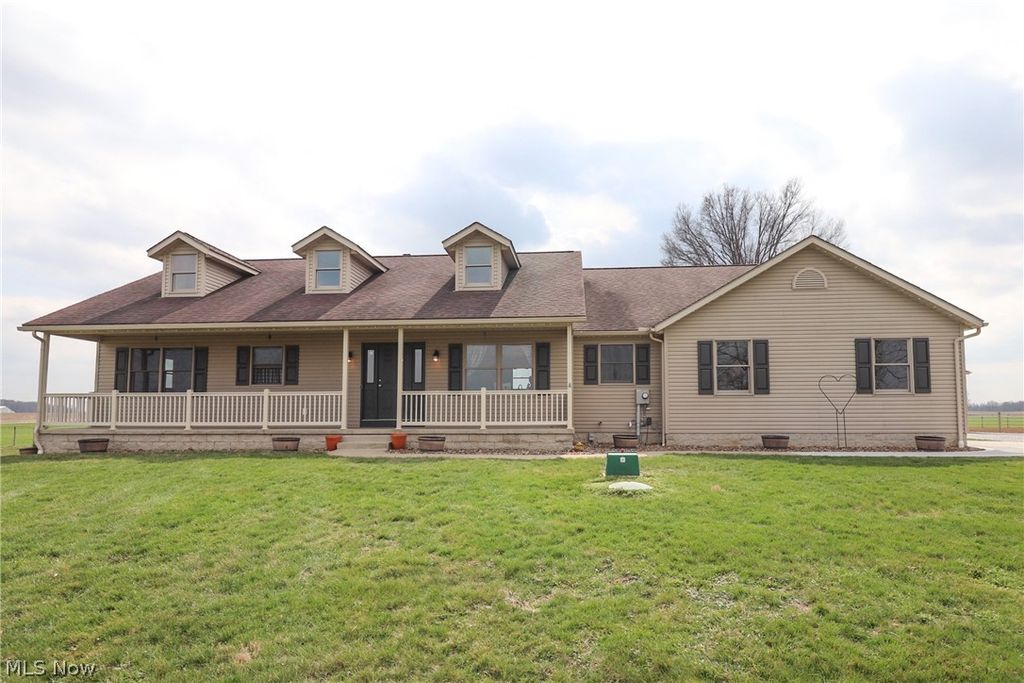1153 E Pleasant Home Road, Creston, OH 44691