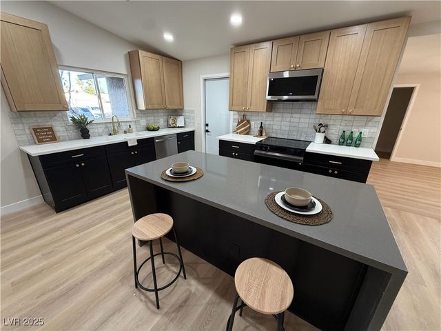 6601 Boxwood Lane, Las Vegas, NV 89103