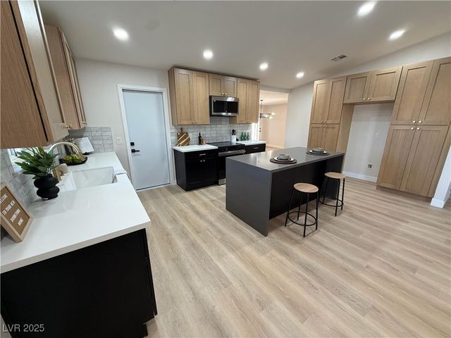 6601 Boxwood Lane, Las Vegas, NV 89103