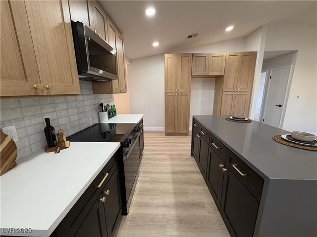 6601 Boxwood Lane, Las Vegas, NV 89103