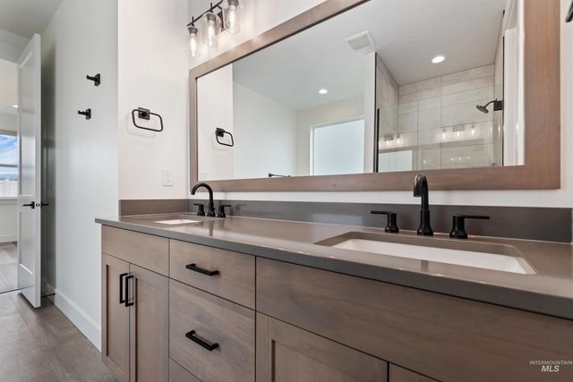 698 N Morning Glory Avenue, Eagle, ID 83616