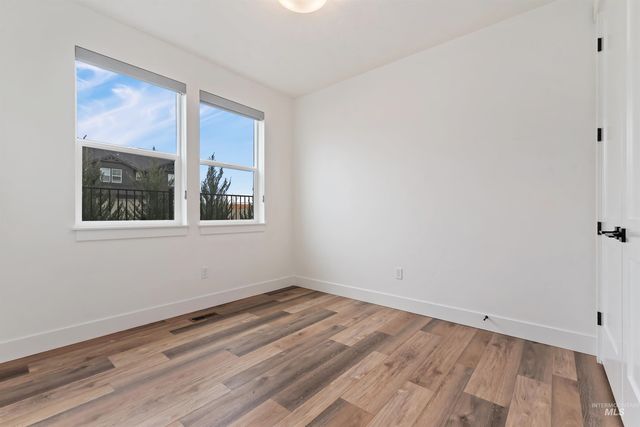 698 N Morning Glory Avenue, Eagle, ID 83616