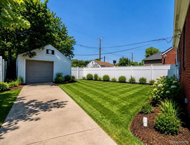 19409 Fairport Street, Detroit, MI 48205