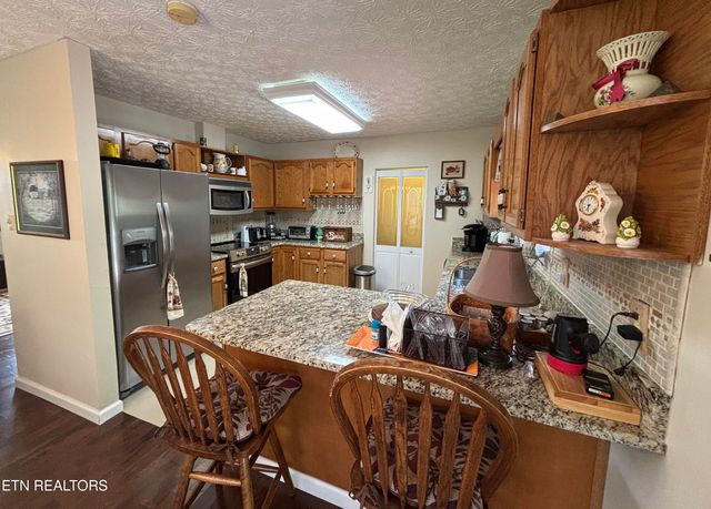 2726 Kentwood Drive, Kodak, TN 37764