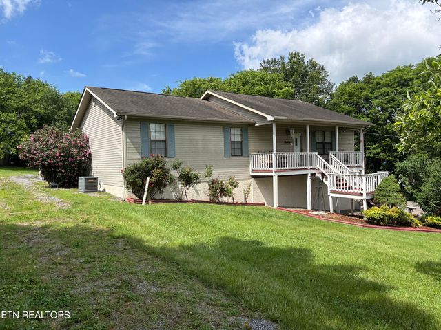 2726 Kentwood Drive, Kodak, TN 37764