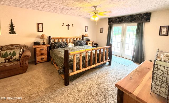 2726 Kentwood Drive, Kodak, TN 37764