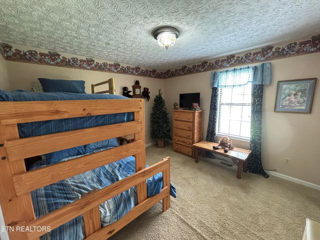 2726 Kentwood Drive, Kodak, TN 37764