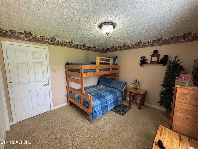 2726 Kentwood Drive, Kodak, TN 37764