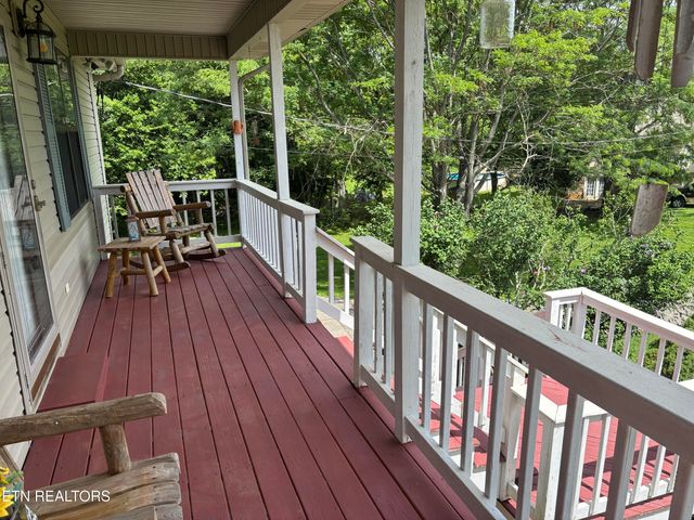2726 Kentwood Drive, Kodak, TN 37764