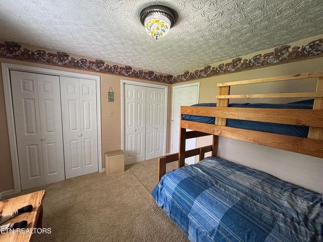 2726 Kentwood Drive, Kodak, TN 37764