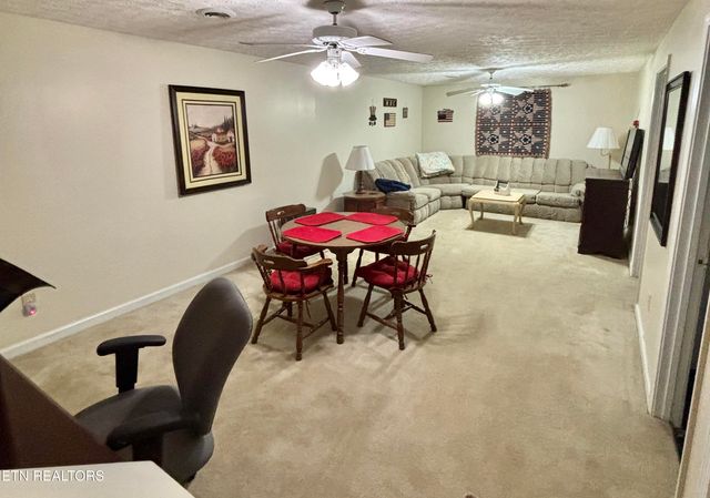 2726 Kentwood Drive, Kodak, TN 37764