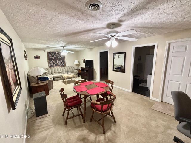 2726 Kentwood Drive, Kodak, TN 37764