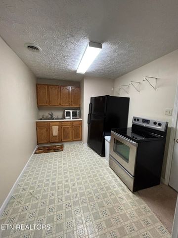 2726 Kentwood Drive, Kodak, TN 37764