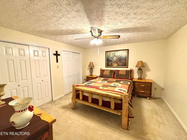 2726 Kentwood Drive, Kodak, TN 37764