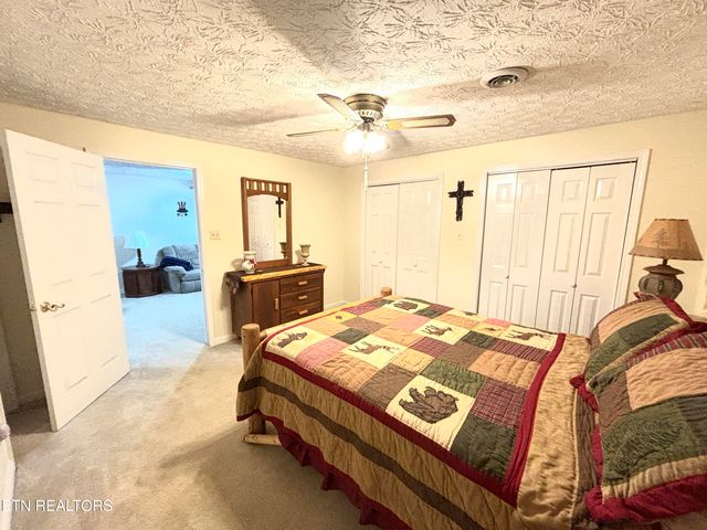 2726 Kentwood Drive, Kodak, TN 37764