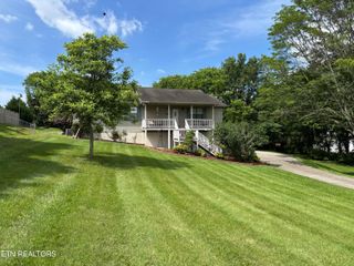 2726 Kentwood Drive, Kodak, TN 37764