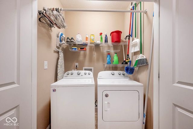 9716 N Mariners Crest, Mccordsville, IN 46055