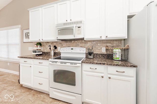 9716 N Mariners Crest, Mccordsville, IN 46055