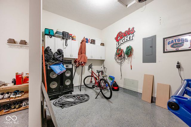 9716 N Mariners Crest, Mccordsville, IN 46055