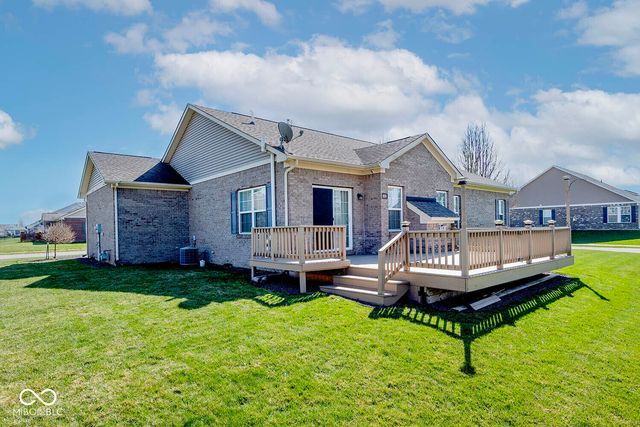 9716 N Mariners Crest, Mccordsville, IN 46055