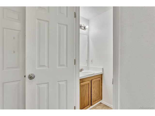 1514 S Ouray Cir B, Aurora, CO 80017