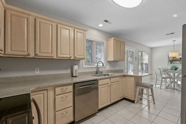 829 9th Ave. S, North Myrtle Beach, SC 29582