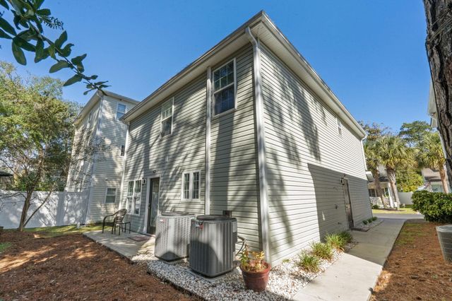 829 9th Ave. S, North Myrtle Beach, SC 29582