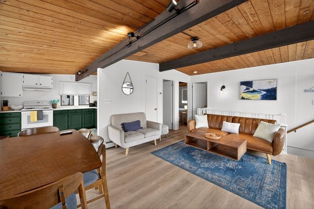 20 Longview Dr, Yarmouth, MA 02675