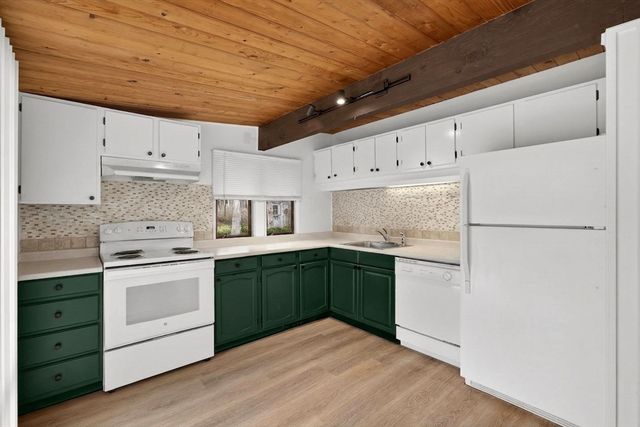 20 Longview Dr, Yarmouth, MA 02675