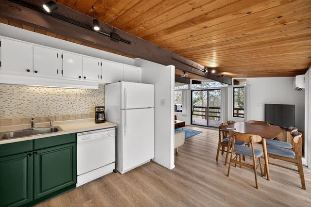 20 Longview Dr, Yarmouth, MA 02675