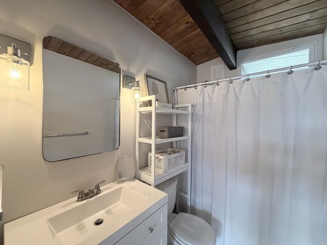 20 Longview Dr, Yarmouth, MA 02675