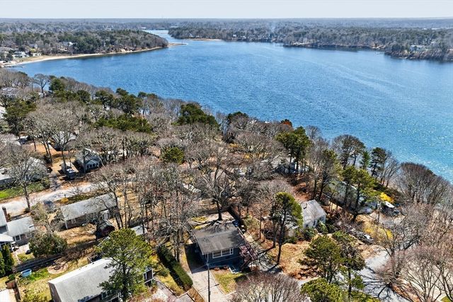 20 Longview Dr, Yarmouth, MA 02675