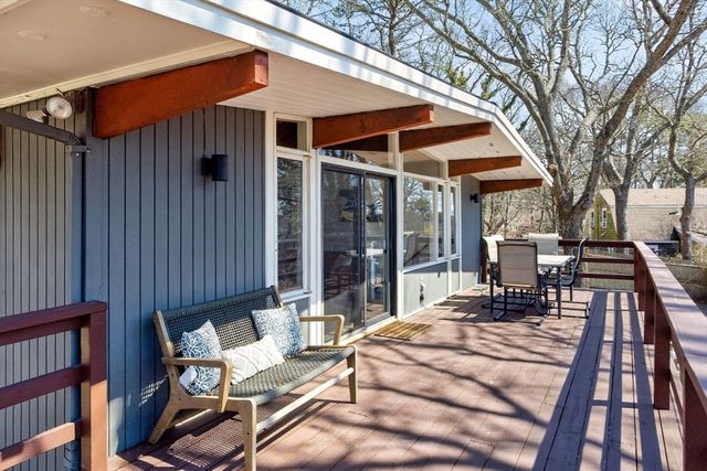 20 Longview Dr, Yarmouth, MA 02675