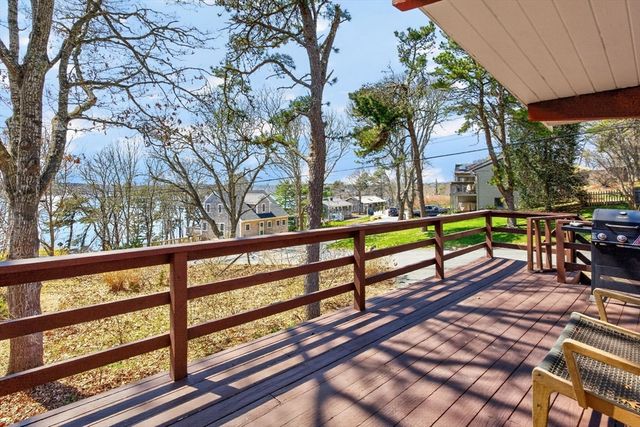 20 Longview Dr, Yarmouth, MA 02675