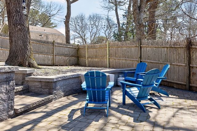 20 Longview Dr, Yarmouth, MA 02675