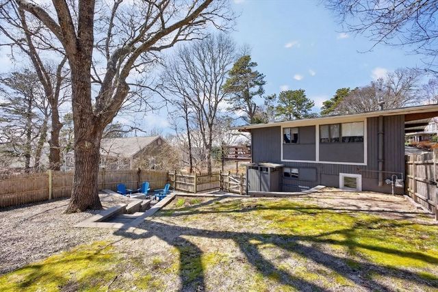 20 Longview Dr, Yarmouth, MA 02675