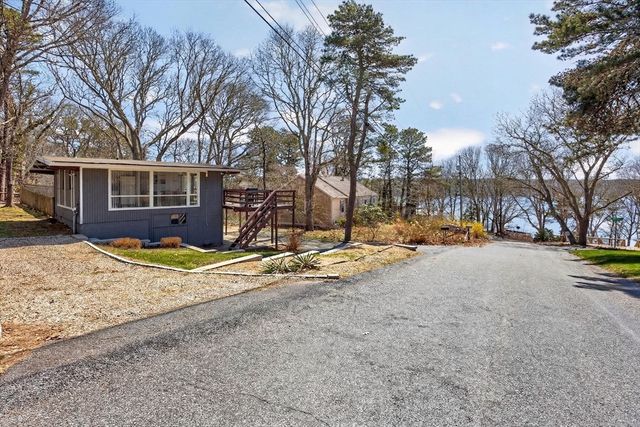 20 Longview Dr, Yarmouth, MA 02675
