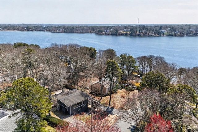 20 Longview Dr, Yarmouth, MA 02675