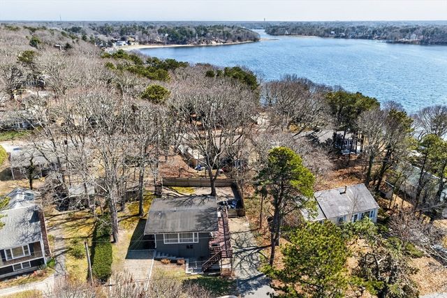 20 Longview Dr, Yarmouth, MA 02675