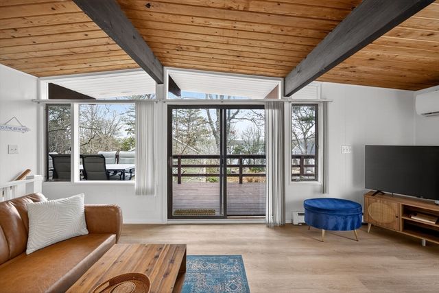 20 Longview Dr, Yarmouth, MA 02675