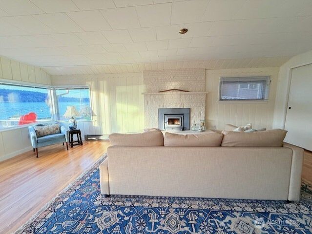 27728 Manzanita Beach Rd SW, Vashon, WA 98070