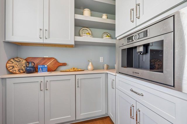 W358N6309 Ennis ROAD, Oconomowoc, WI 53066
