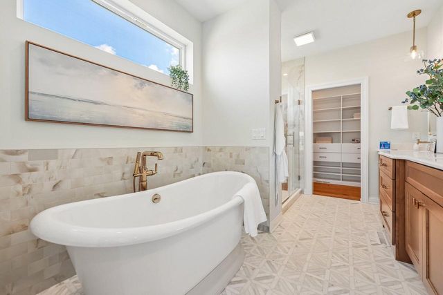 W358N6309 Ennis ROAD, Oconomowoc, WI 53066