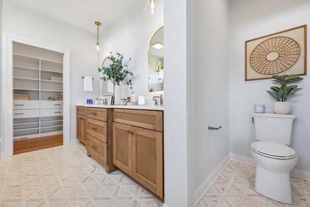 W358N6309 Ennis ROAD, Oconomowoc, WI 53066