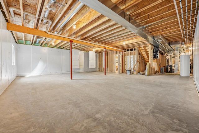 W358N6309 Ennis ROAD, Oconomowoc, WI 53066