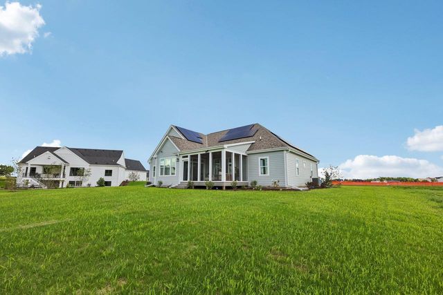 W358N6309 Ennis ROAD, Oconomowoc, WI 53066