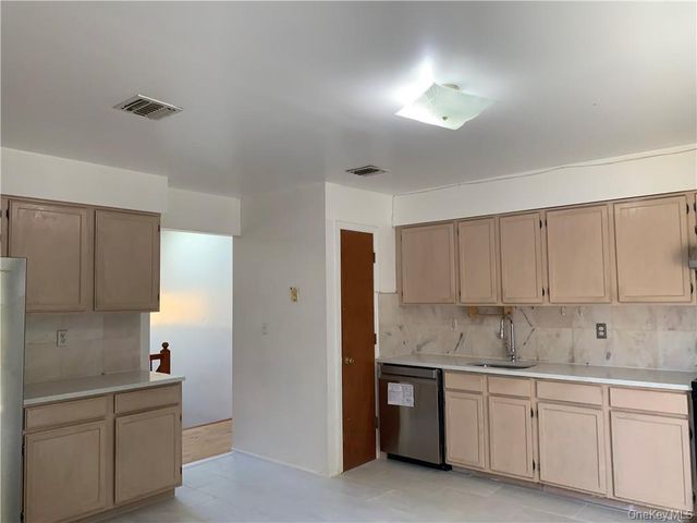 3 Rella Drive, New City, NY 10956