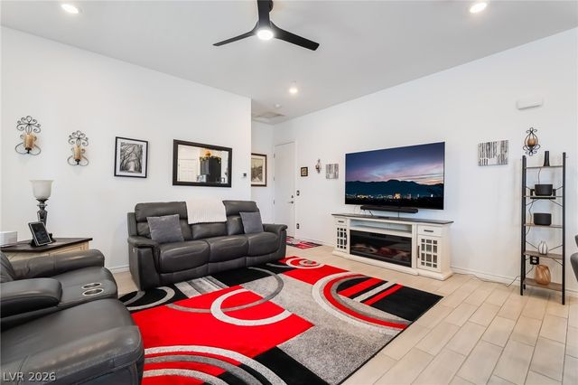 794 Hibiscuss Blossom Street, Henderson, NV 89011
