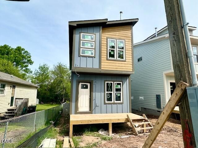 818b Carter Avenue, Durham, NC 27703